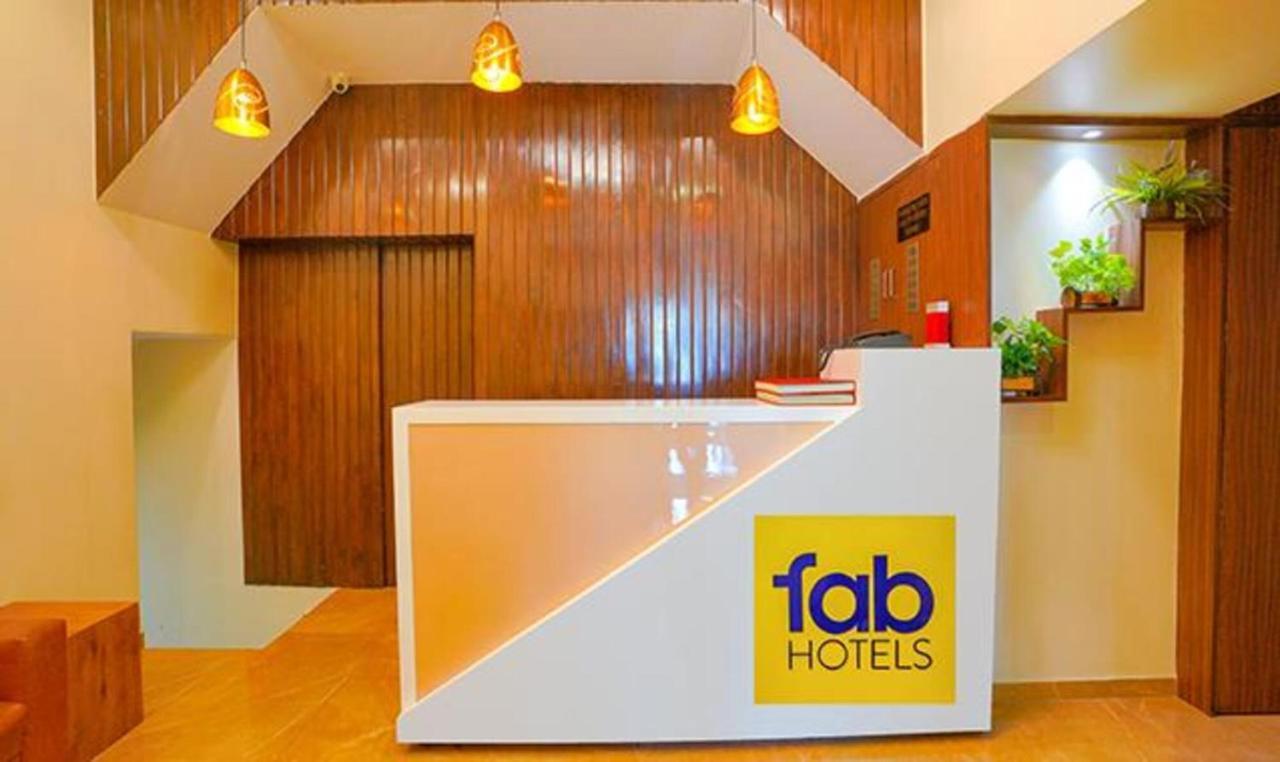 Fabexpress Colaba Grand Hotell Mumbai Exteriör bild