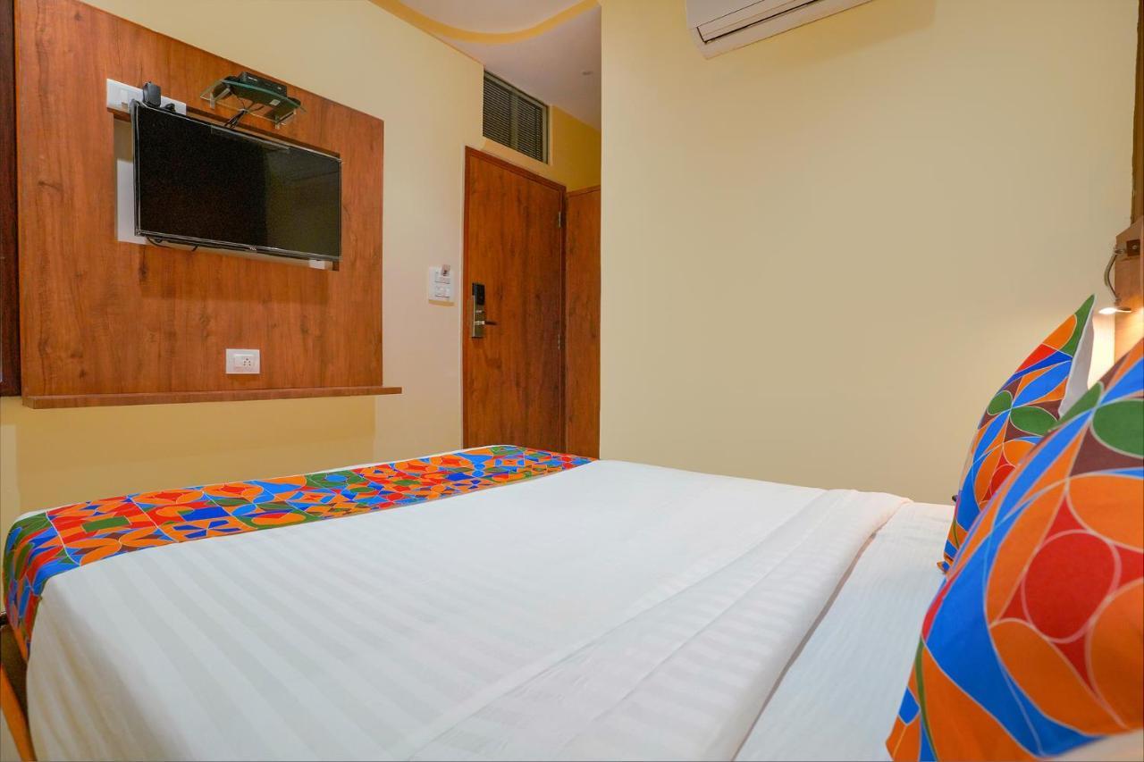 Fabexpress Colaba Grand Hotell Mumbai Exteriör bild