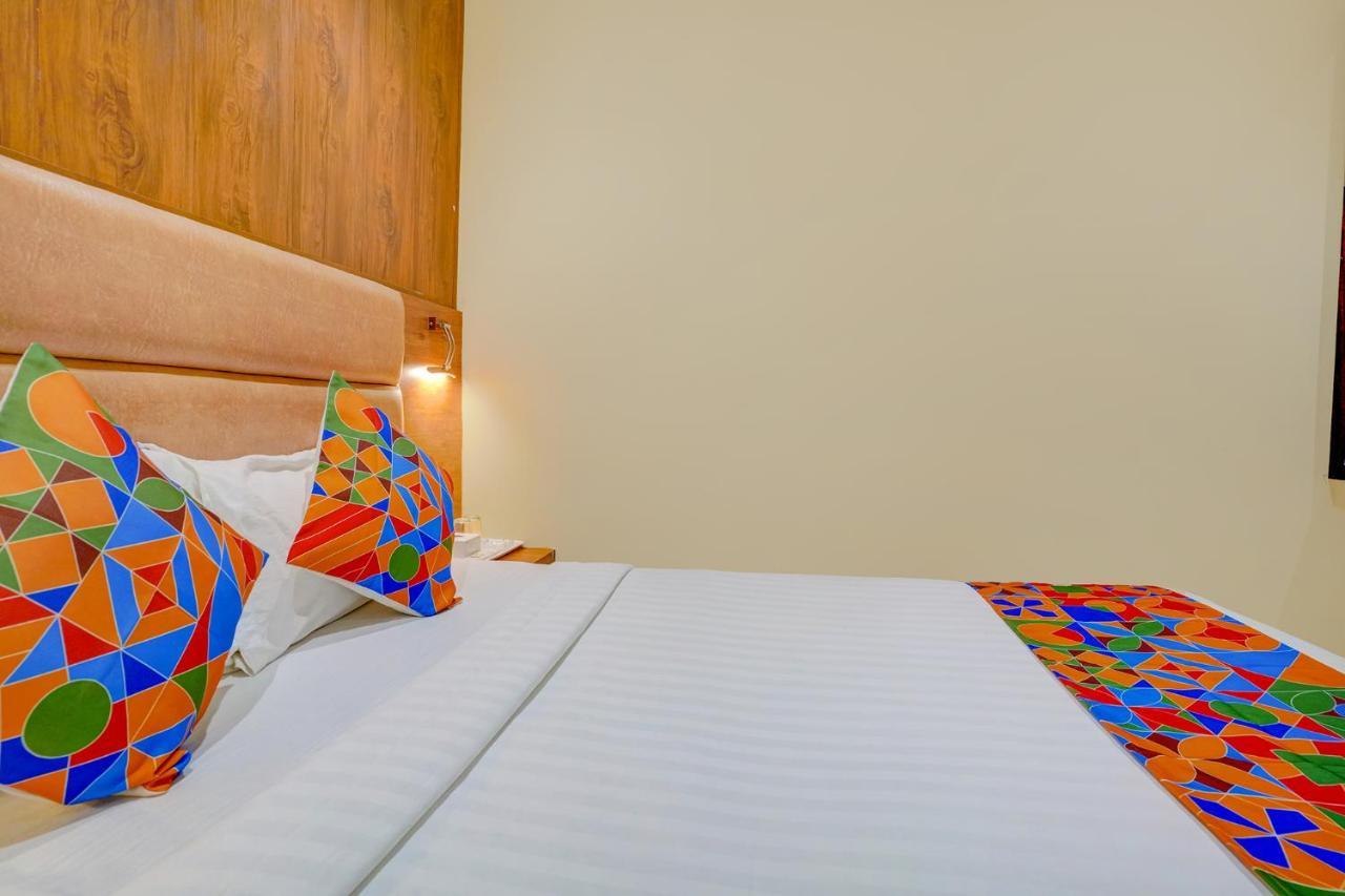 Fabexpress Colaba Grand Hotell Mumbai Exteriör bild