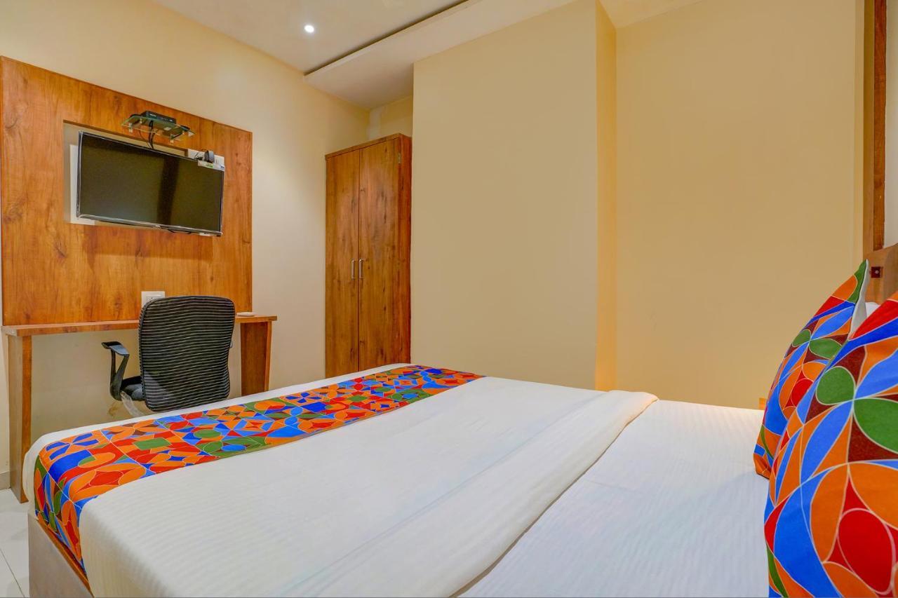 Fabexpress Colaba Grand Hotell Mumbai Exteriör bild